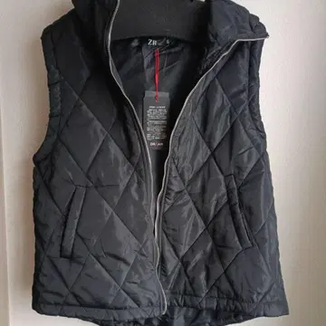 고급스러움! 후드 부착 블랙 퀼팅 베스트 곰돌이 반짝반짝