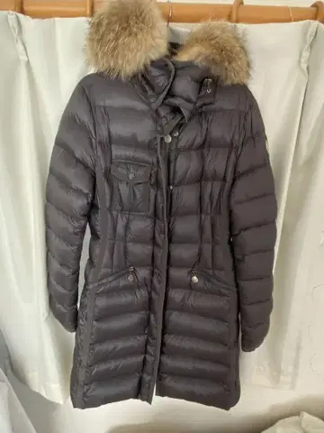 Moncler 그레이 다운 자켓 퍼 포함