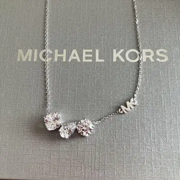 미사용 새상품 마이클코어스 목걸이 실버 MKC1543AN040