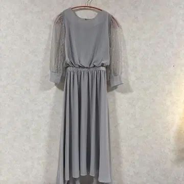 SLACE LADIES 그레이 도트 무늬 쉬폰 맥시 드레스