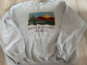 NEVER YOUNG BEACH 맨투맨 L-XL