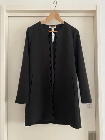 택 포함 새상품 H&M 스캘럽 노카라 코트 블랙 M 사이즈 상당