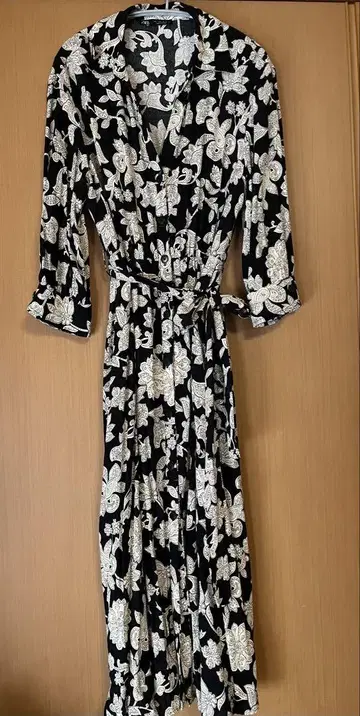 자라 완판템 롱 원피스 꽃무늬 페이즐리