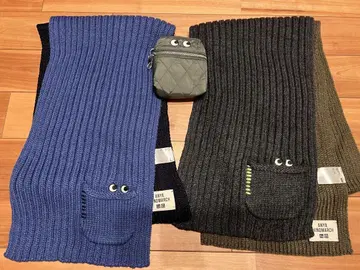 UNIQLO 안야 힌드마치 머플러, 백