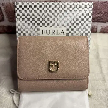 상당히 깨끗한 FURLA 훌라 3단 폴더형 지갑