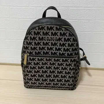 MICHAEL KORS MK 로고 백팩 미디엄 페블드 가죽 백팩