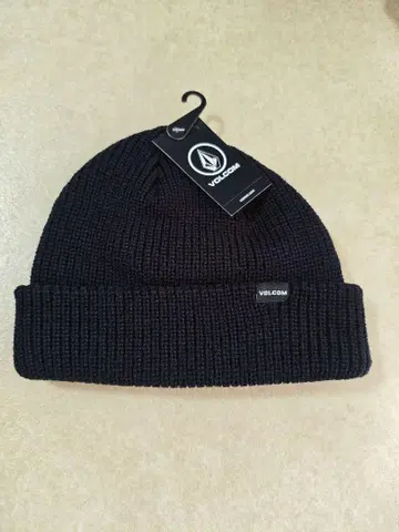 VOLCOM 블랙 니트 모자 미사용