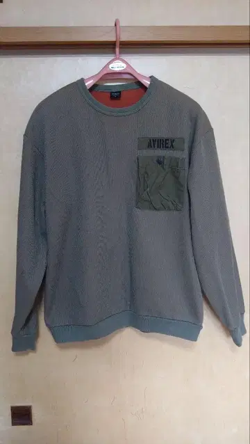 AVIREX 올리브 그린 트레이닝복 M 사이즈