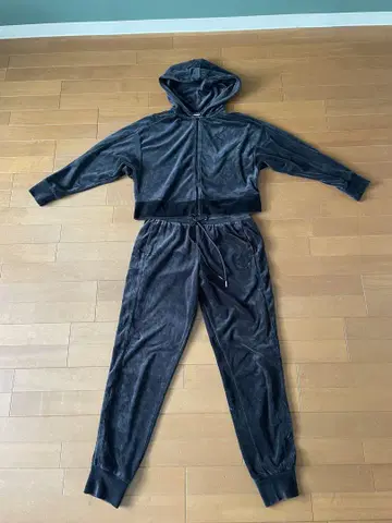 PUMA 블랙 벨벳 셋업