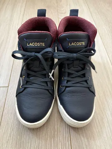 LACOSTE 네이비 버건디 가죽 하이컷 스니커즈