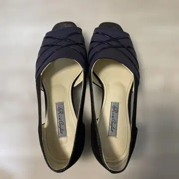 네이비 이소재 오픈토 펌프스