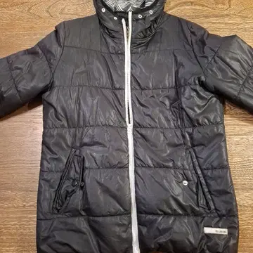 BILLABONG 블랙 다운 자켓