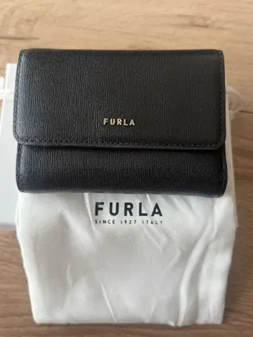 FURLA 3단 폴더형 지갑 블랙