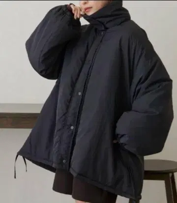 vannie u 충전솜 톤 미들 코트 블랙