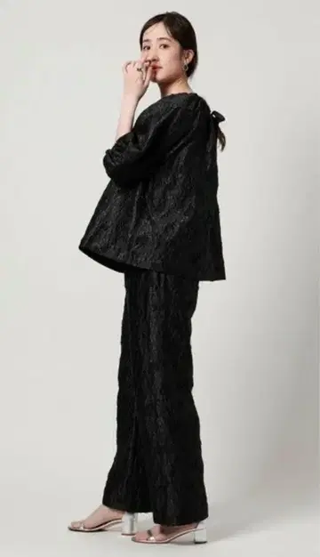 UNITED ARROWS 플라워 자카드 블라우스