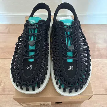 미사용품 KEEN UNEEK 유니크 27.5cm