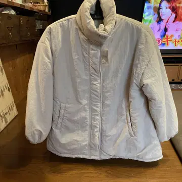화이트 퀼팅 자켓