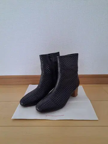 cava cava 펀칭 가죽 숏부츠 24cm