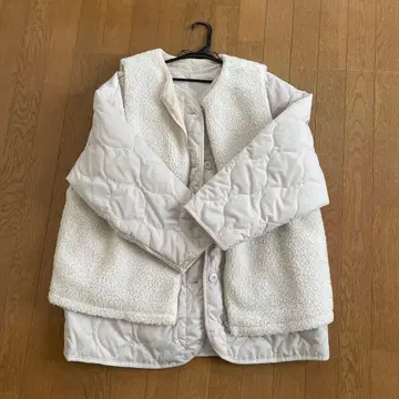 화이트 퀼팅 자켓