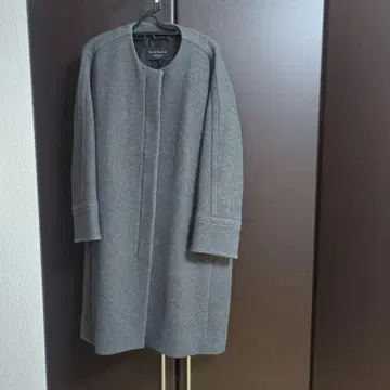 투모로우랜드 맥피 노카라 코트
