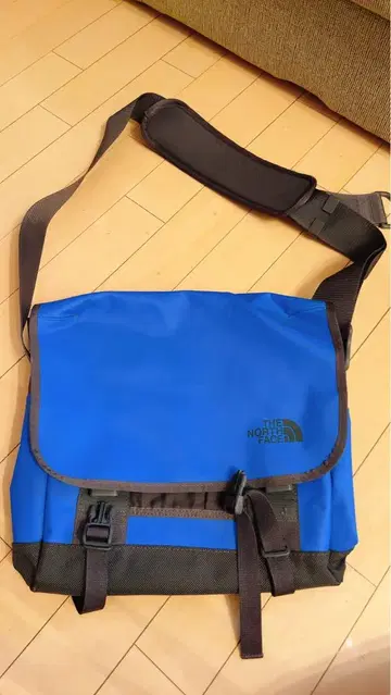 The North Face 숄더백 파랑 블랙