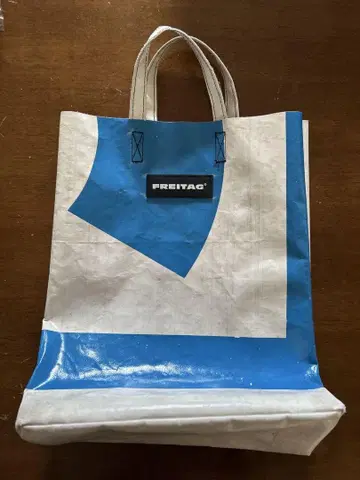 FREITAG 토트백 파랑과 화이트