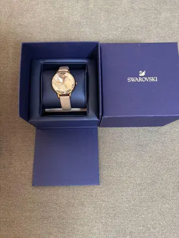 Swarovski 여성용 시계 골드 베이지