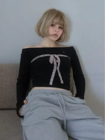 ANDMARY Della 리본 탑 블랙