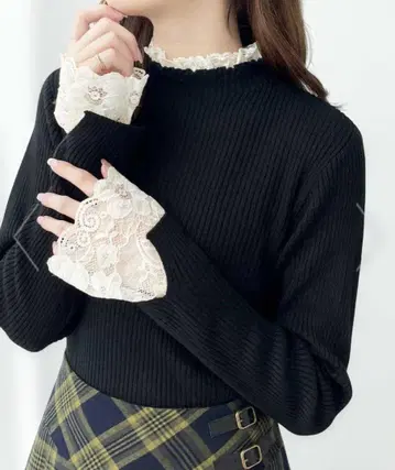 새상품 택 포함 소매 레이스가 귀여운 리브 니트 긴팔 블랙