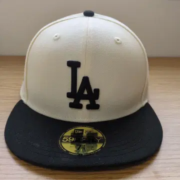 LA 모자