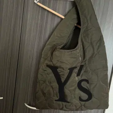 새상품급 Y's 올리브색 퀼팅 토트백
