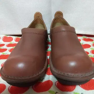 브라운 가죽 슬립온 신발