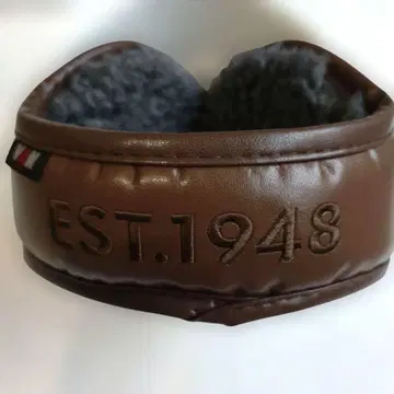VAN 브라운 귀도리 EST.1948