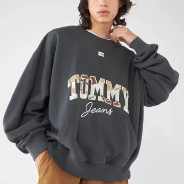 TOMMY JEANS 올오버 칼리지 스케이트 트레이닝복