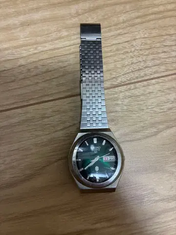 SEIKO 쿼츠 그린 다이얼 시계