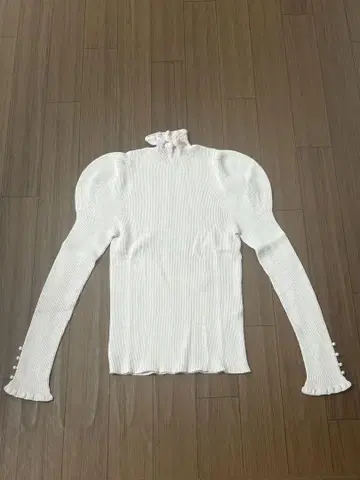 조리 미뇽 새상품급 옅은 핑크 하이넥 퍼프 숄더 M 사이즈