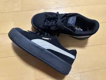 PUMA 스니커즈