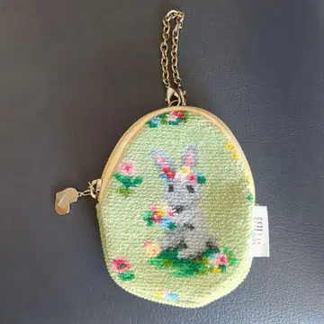 페이 토끼와 꽃 자수 파우치