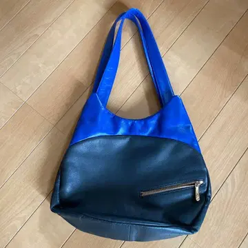 파랑과 블랙의 숄더백 츠모리치사토 Tsumori Chisato