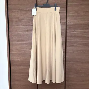 CLANE DESIGN 베이지 플레어 스커트 사이즈 2