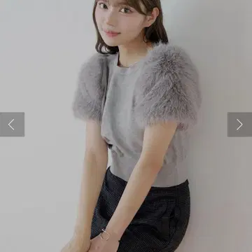 Chico 그레이 퍼(fur) 포함 반팔 니트
