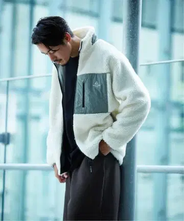 Vertigo Designs 플리스 자켓