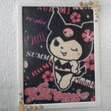 [ 수량 한정 ] 다이아몬드 아트 완성품 쿠로미쨩 kuromi 비즈
