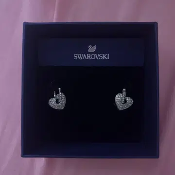 SWAROVSKI 크리스탈 하트 귀걸이