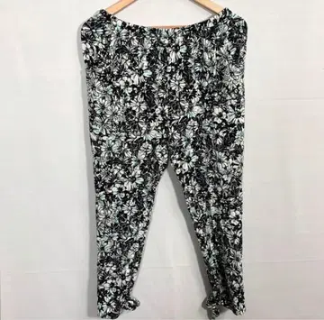Lilka 릴카 팬츠 바지 여성용 M 사이즈 꽃무늬 올 패턴 화이트 블랙