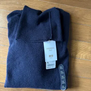 새상품 UNIQLO 캐시미어 터틀넥 스웨터