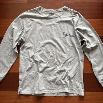 [새상품급] Pilgrim Surf+Supply 롱T 페넌트 백 프린트