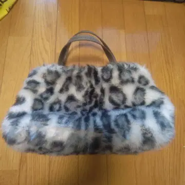 레오파드 무늬 퍼 토트백