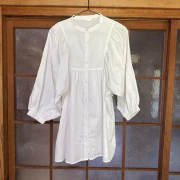 새상품급 화이트 벌룬 슬리브 튜닉