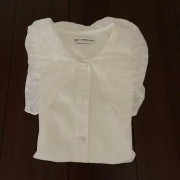Miroamurette 레이스 카라 부착 화이트 긴팔 셔츠